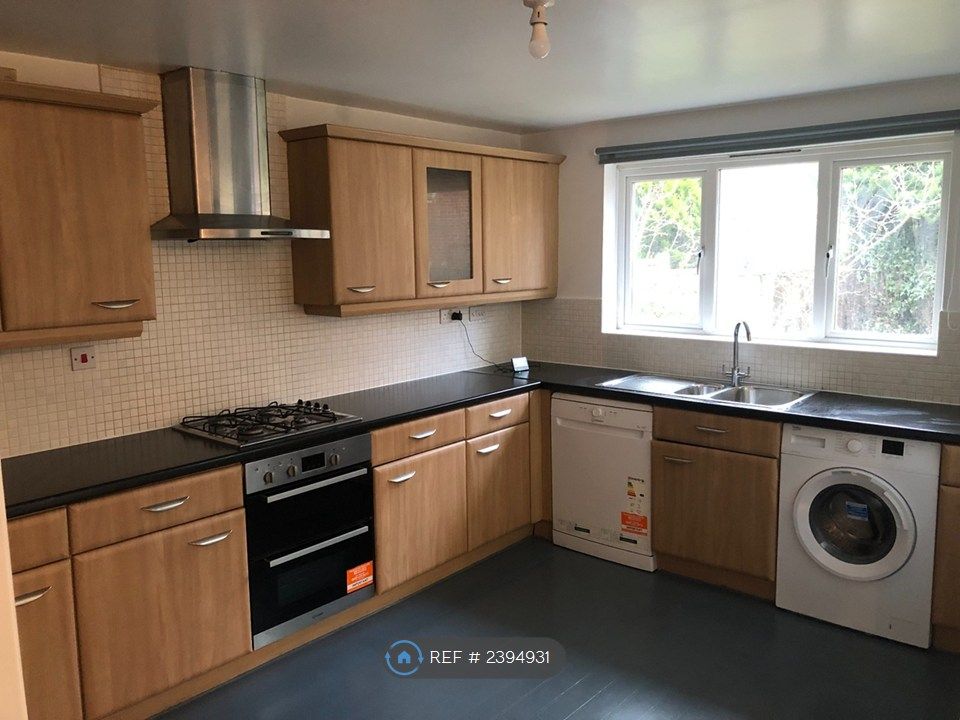 Property photo 3 of 35 Kitchen Ph(1)