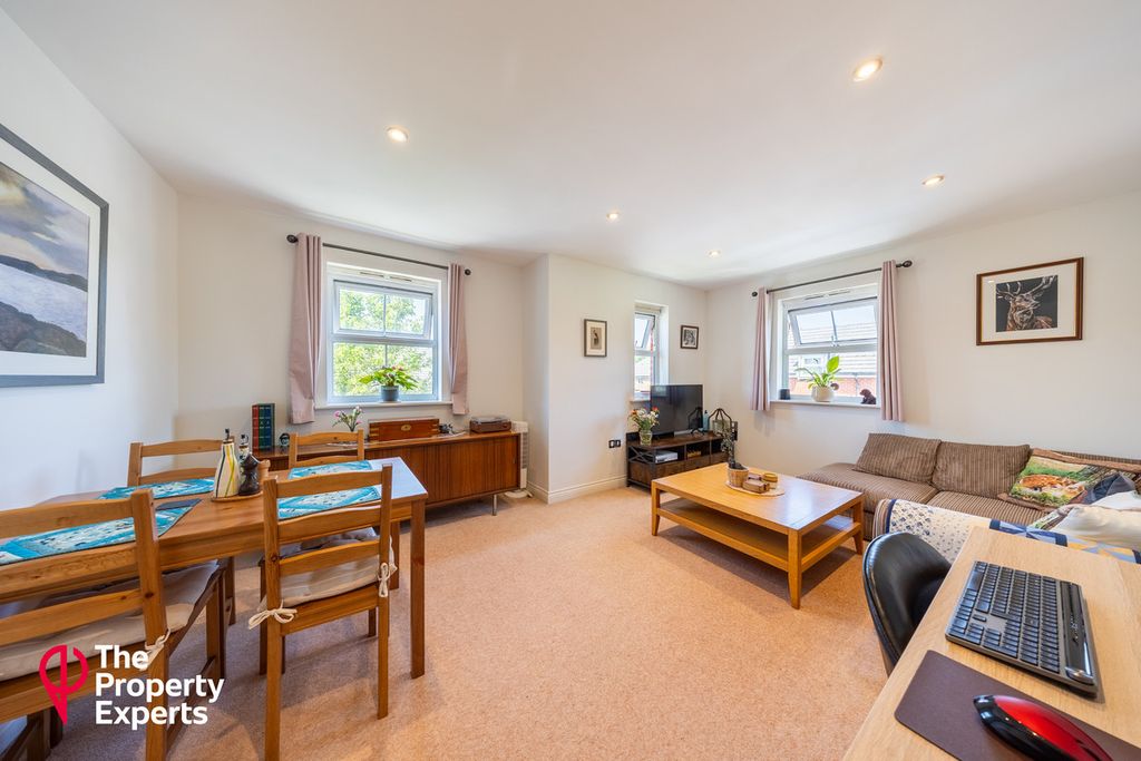 Property photo 2 of 9