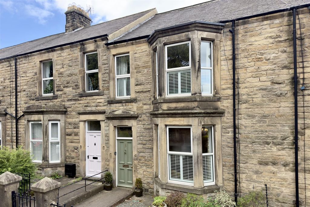 Property photo 1 of 32