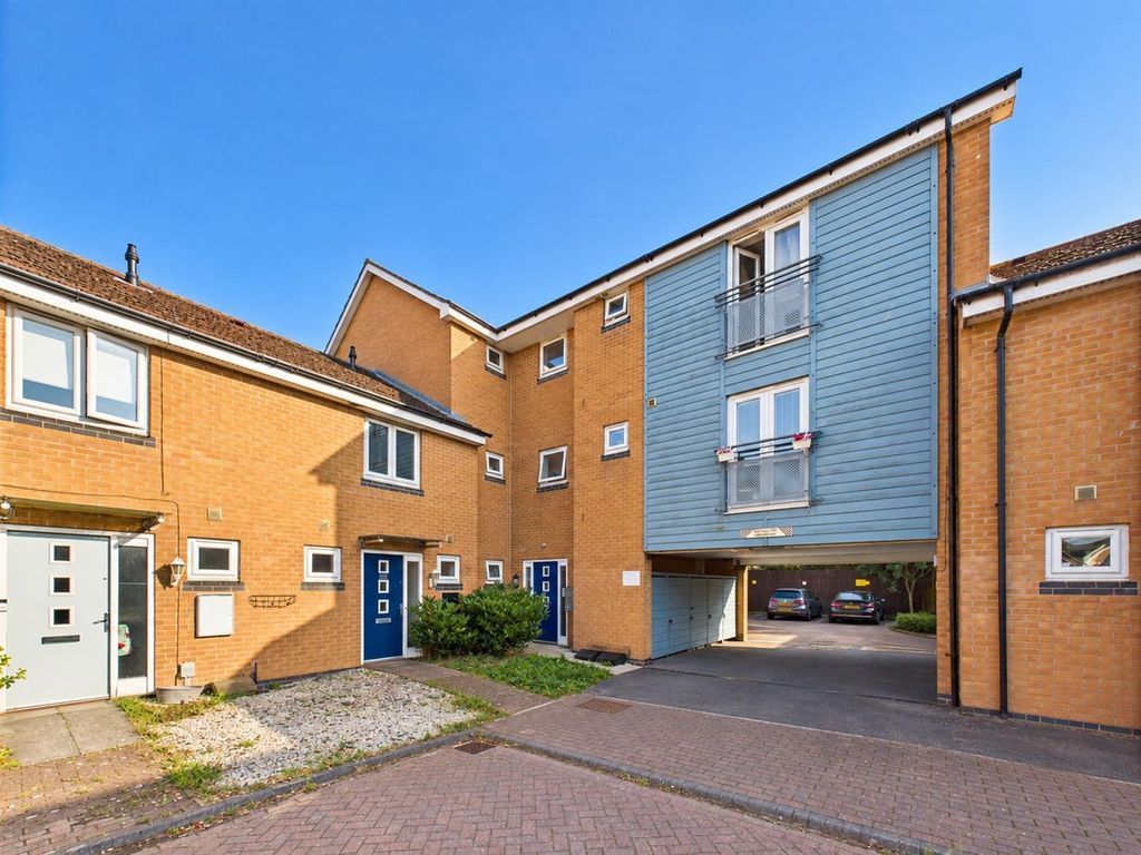 Property photo 1 of 12 Pickering Grange - Main
