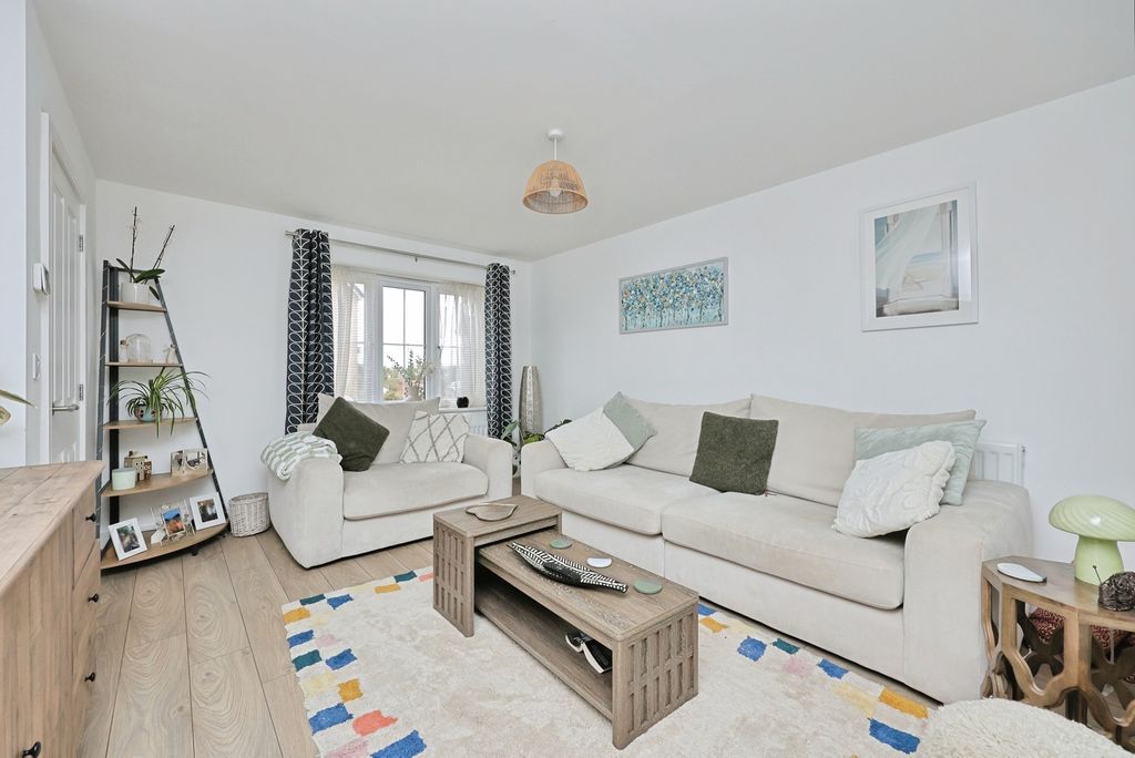 Property photo 2 of 14 Pbox-Img.Jpg