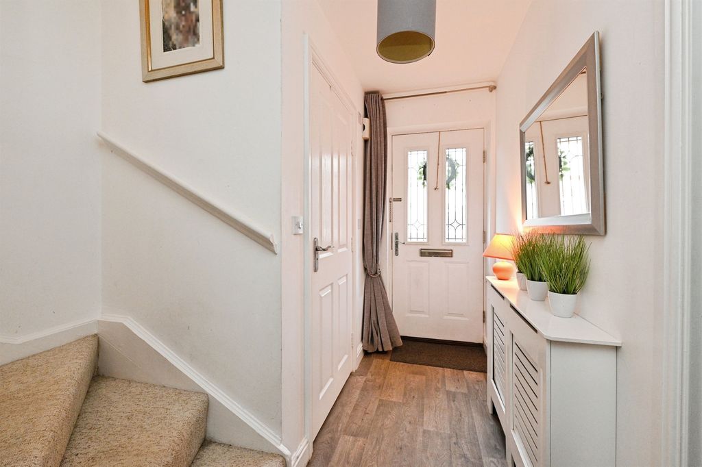 Property photo 3 of 24