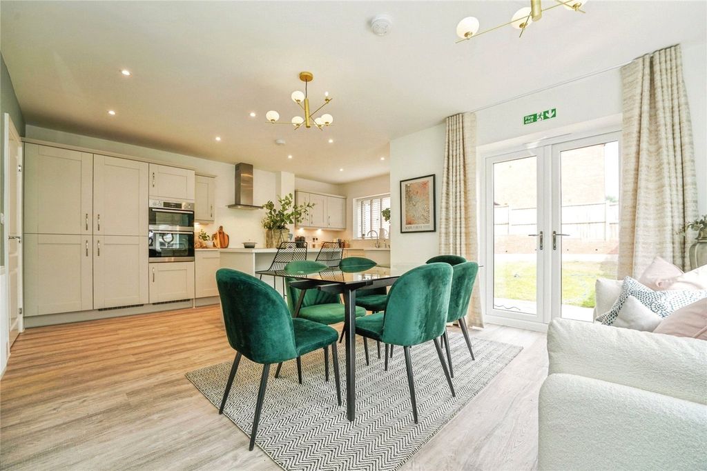 Property photo 1 of 14 Picture No. 11