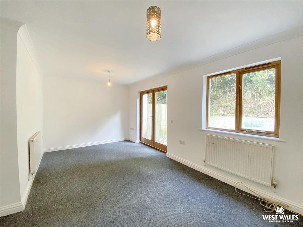 Property photo 2 of 17 Img_4266.Jpg