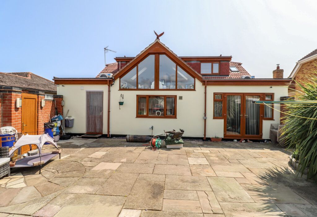 Property photo 2 of 27