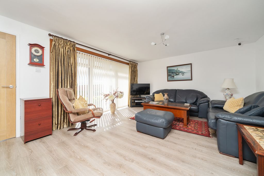 Property photo 2 of 24