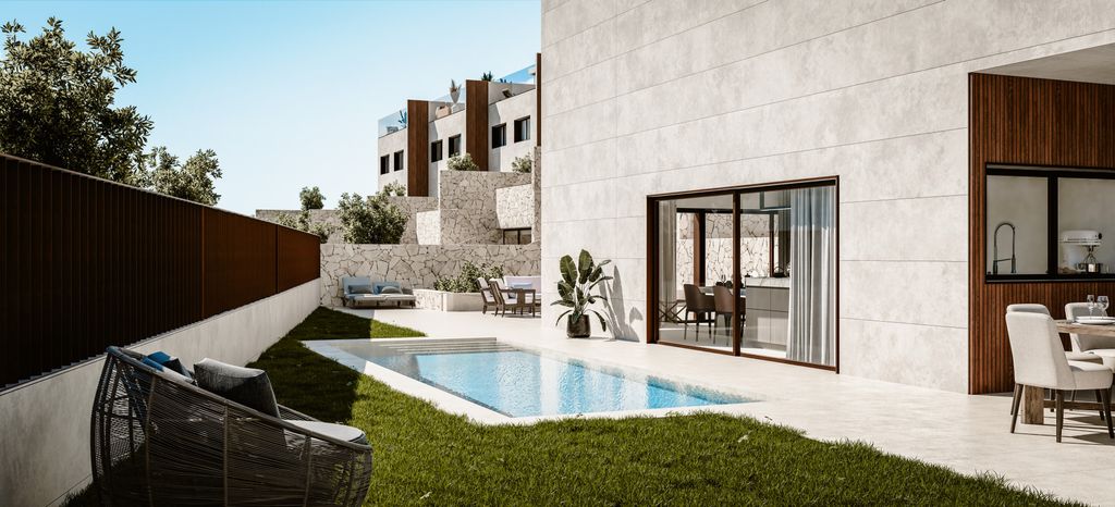 Property photo 1 of 17 Photo 0