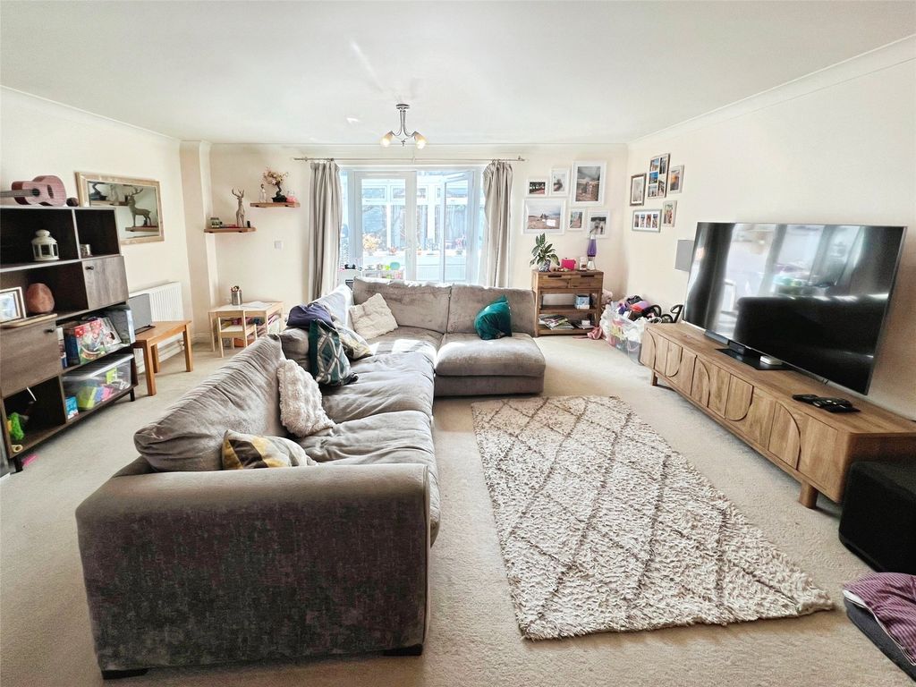 Property photo 3 of 19 Picture No. 09