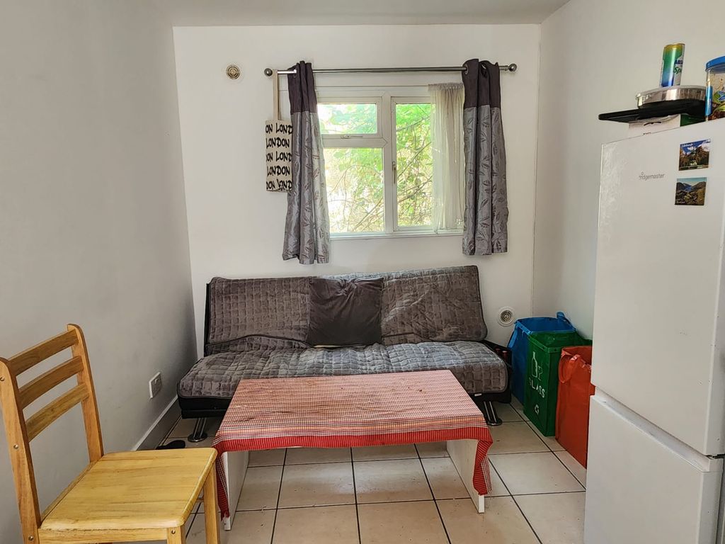 Property photo 2 of 3