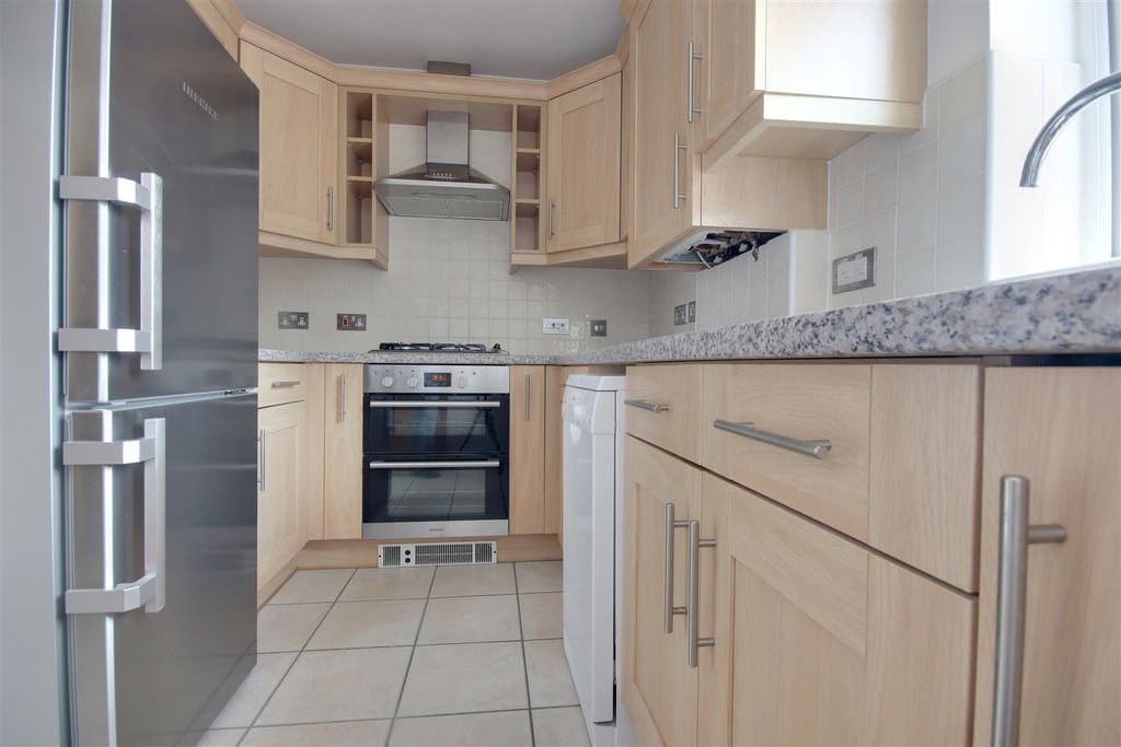 Property photo 3 of 6 Kitchen.Jpg