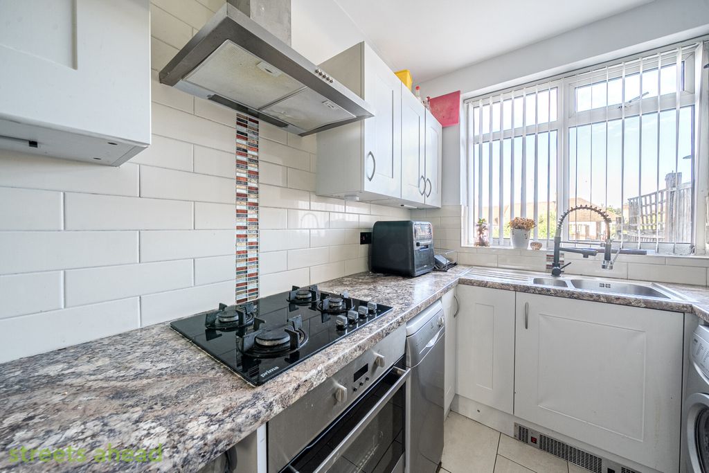 Property photo 3 of 16 86999A95-9886-4A7...