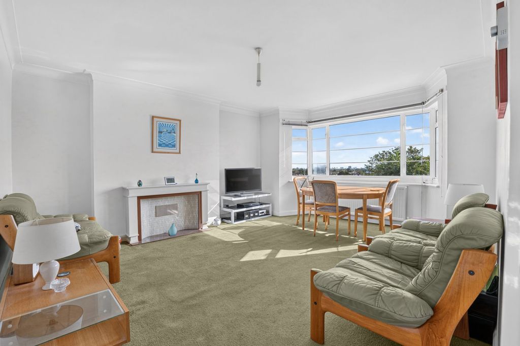 Property photo 1 of 25