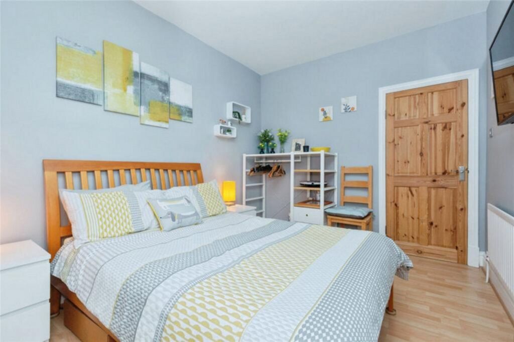 Property photo 3 of 6