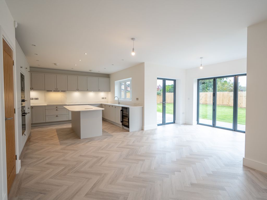 Property photo 2 of 25