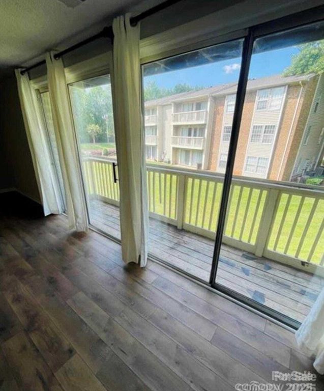 Property photo 2 of 13 <Alttext/>