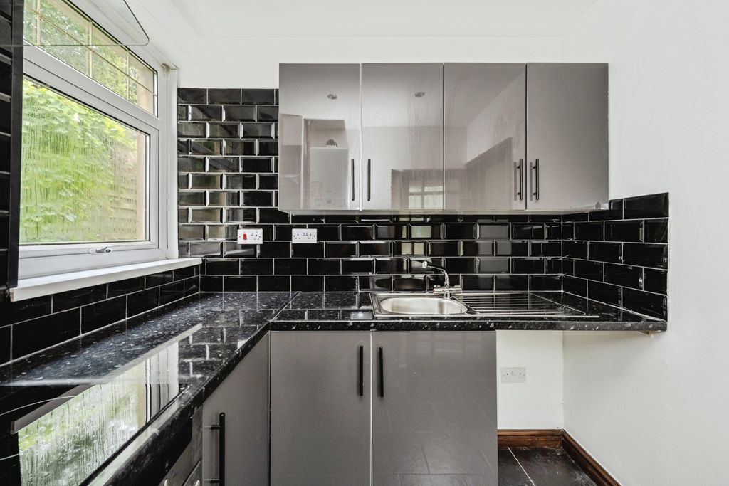 Property photo 2 of 17 Pbox-Img.Jpg