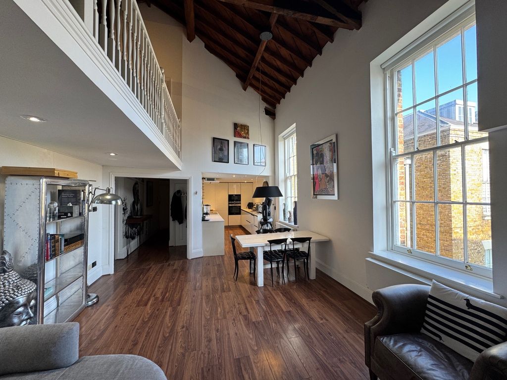 Property photo 3 of 32