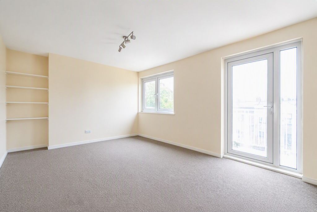 Property photo 3 of 9 Photo 9