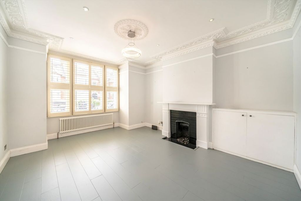 Property photo 3 of 9