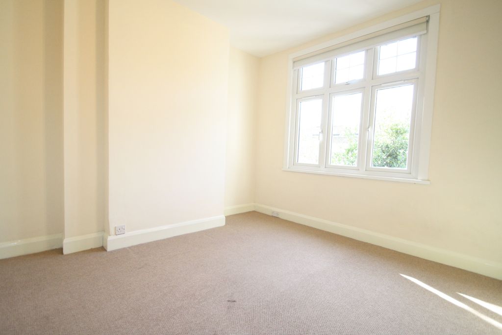 Property photo 2 of 5 Photo 04