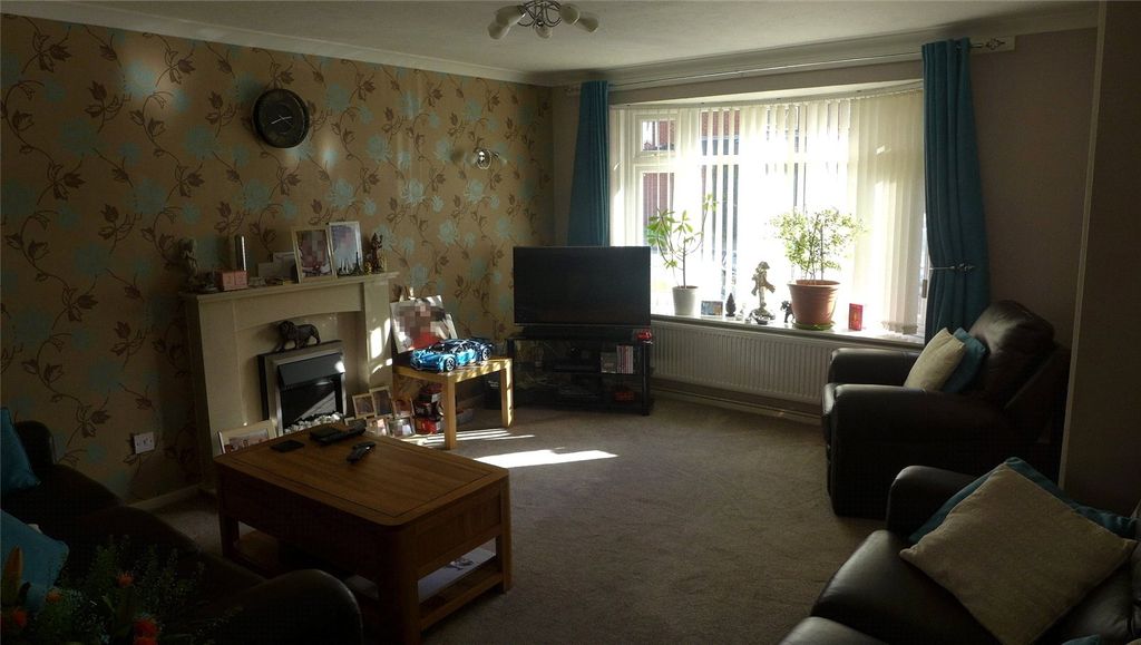 Property photo 3 of 23 Picture No. 25