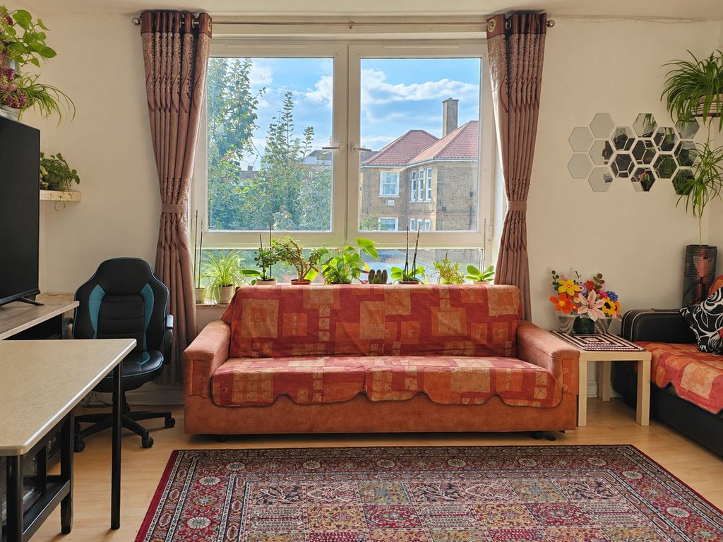 Property photo 3 of 12