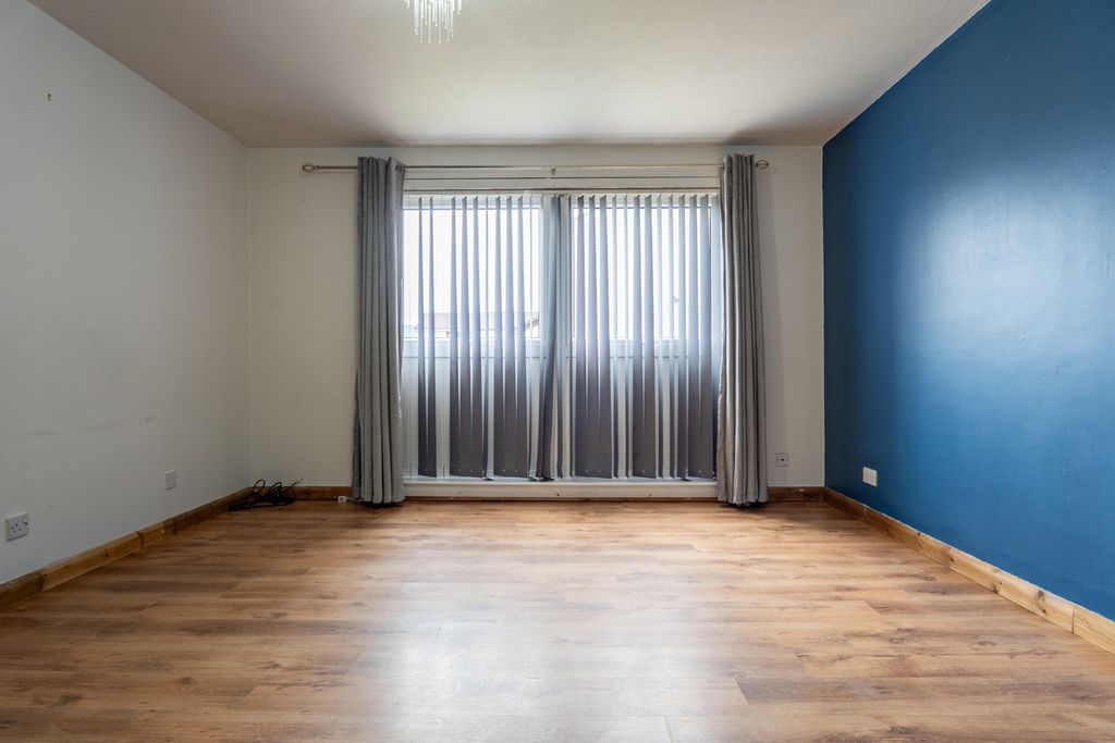 Property photo 3 of 30