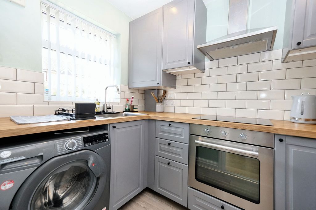 Property photo 3 of 15