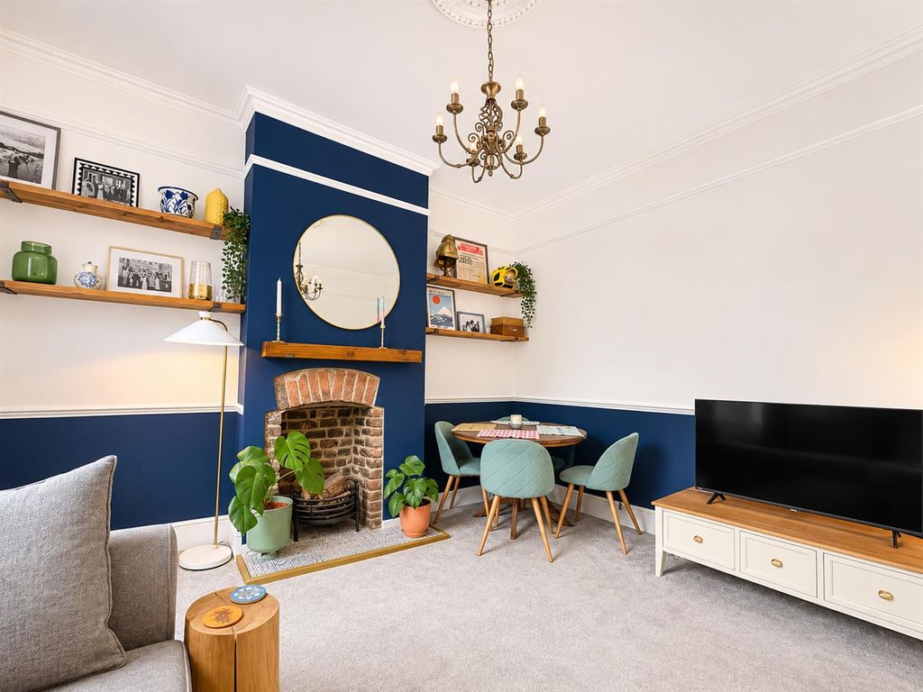 Property photo 3 of 20 West Street Lounge 3.Png