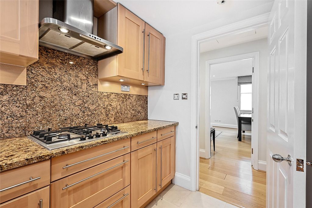 Property photo 2 of 13 Picture No. 17