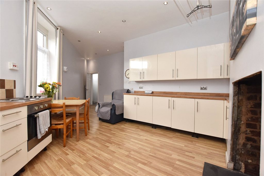 Property photo 3 of 25 Picture No. 33