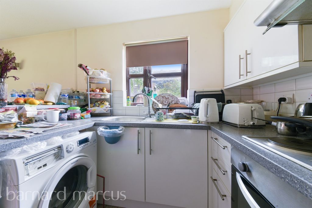 Property photo 2 of 8