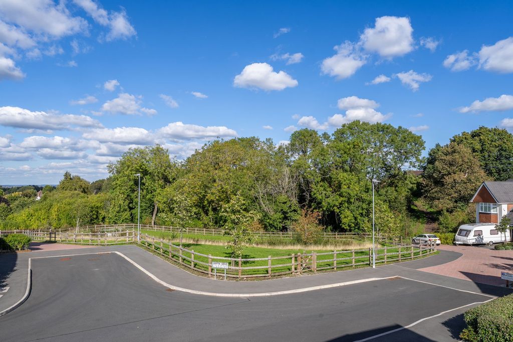 Property photo 2 of 26