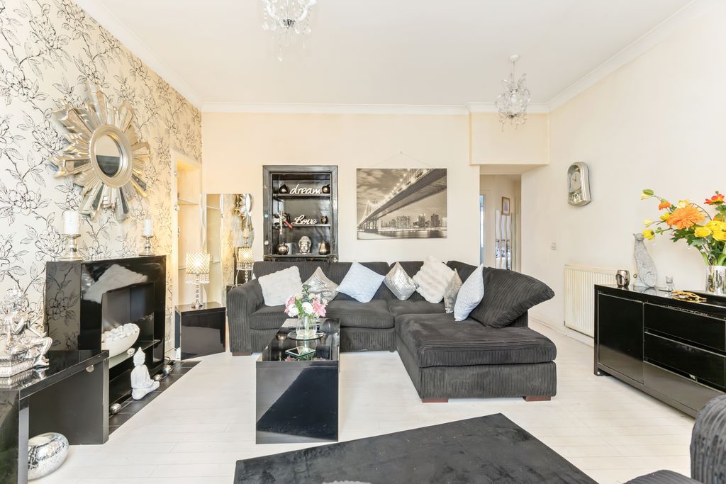 Property photo 3 of 17 Property Image 3