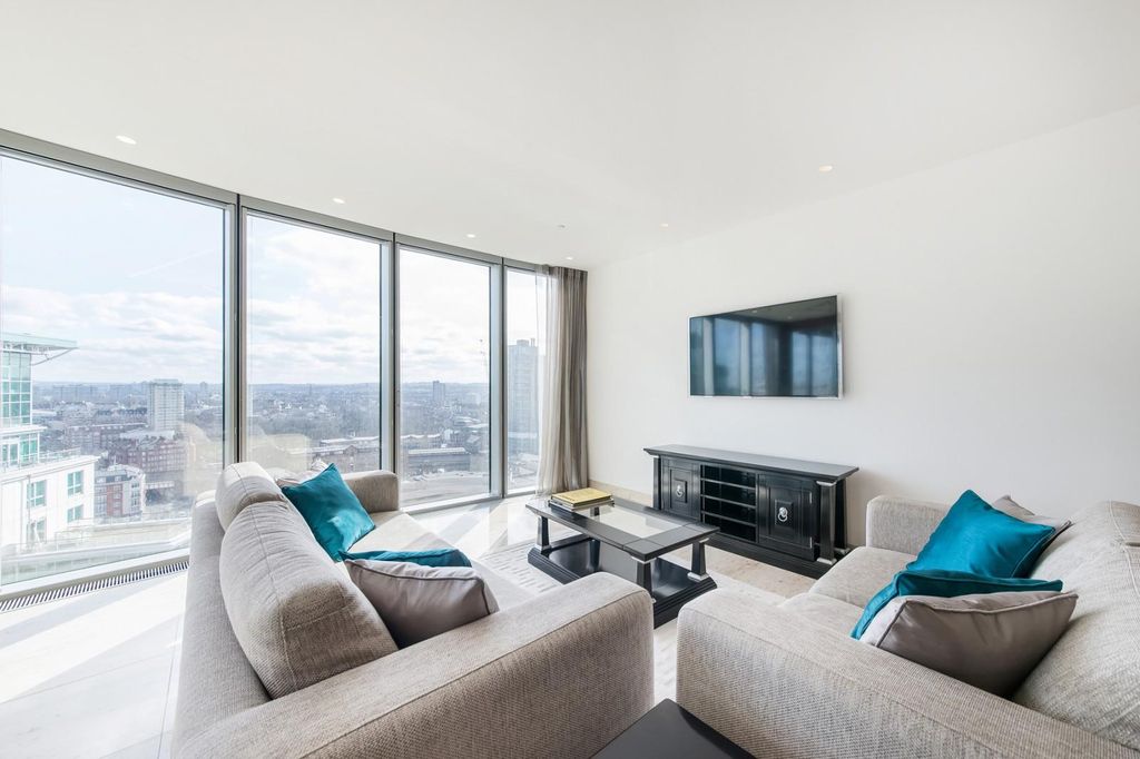 Property photo 2 of 17 Image