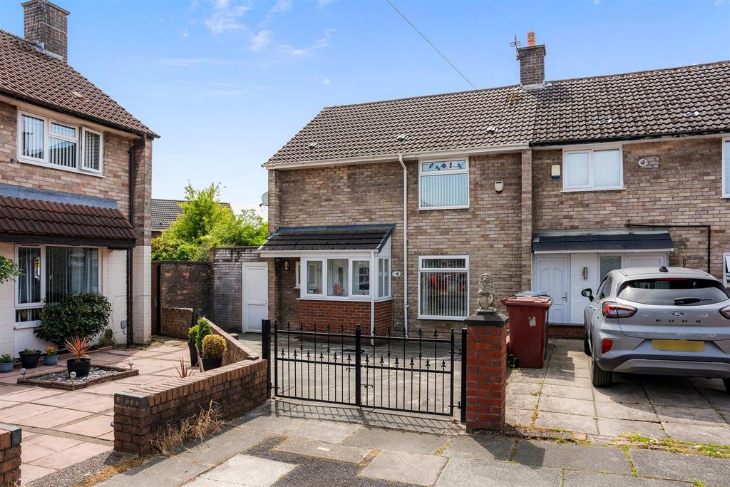 Property photo 1 of 25 11 Hurst Park Close-10.Jpg