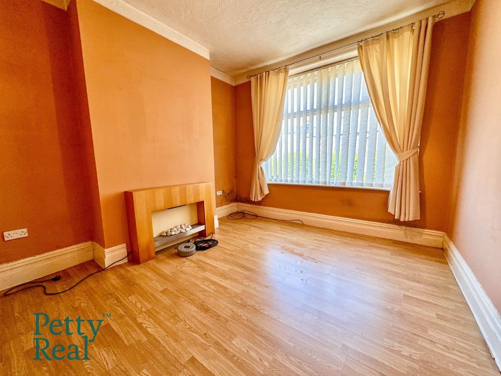 Property photo 3 of 12 C57810Bd-8Bda-4Ef2-8Dcf-95F9Defc118B.Jpeg