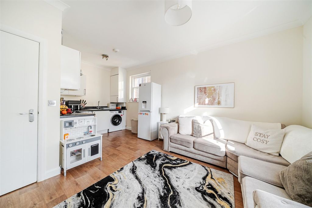 Property photo 2 of 14 Open Plan