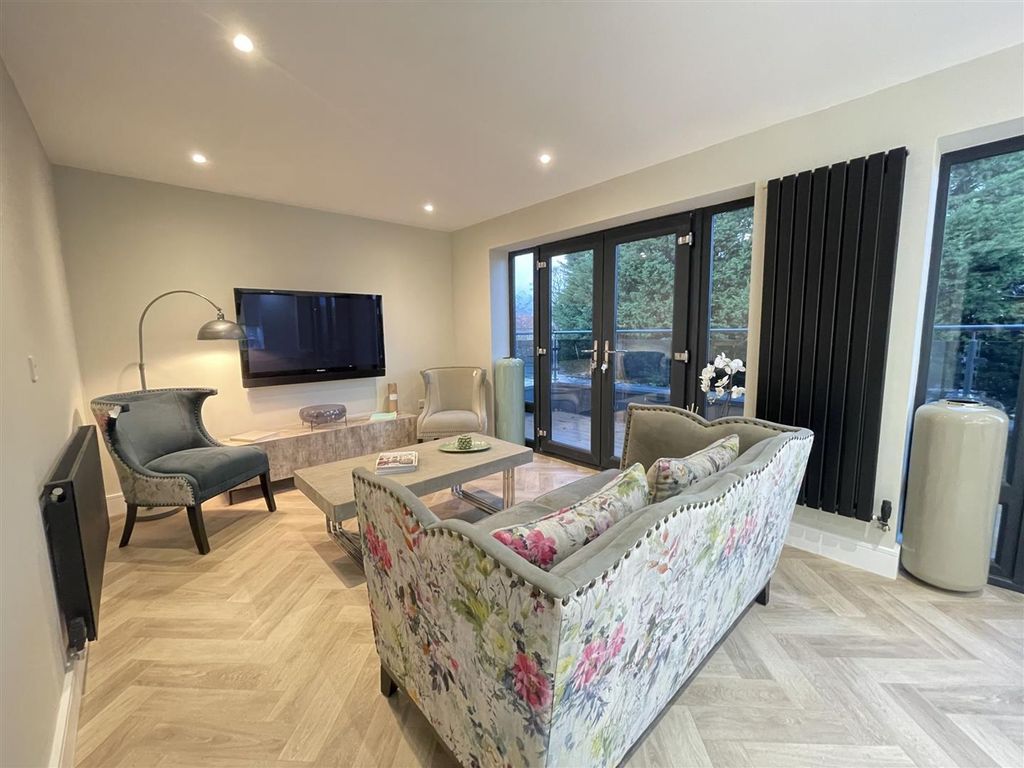 Additional image 4 of 2 bed flat for saleHackness Road, Scalby View Apartments YO12