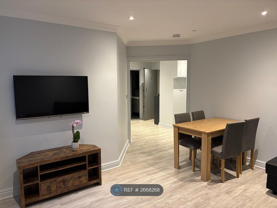 Property photo 2 of 12 Lounge