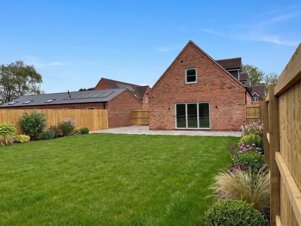 Property photo 2 of 9