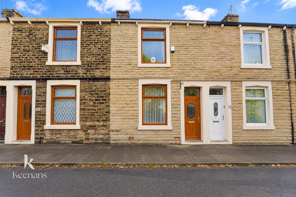 Property photo 2 of 22
