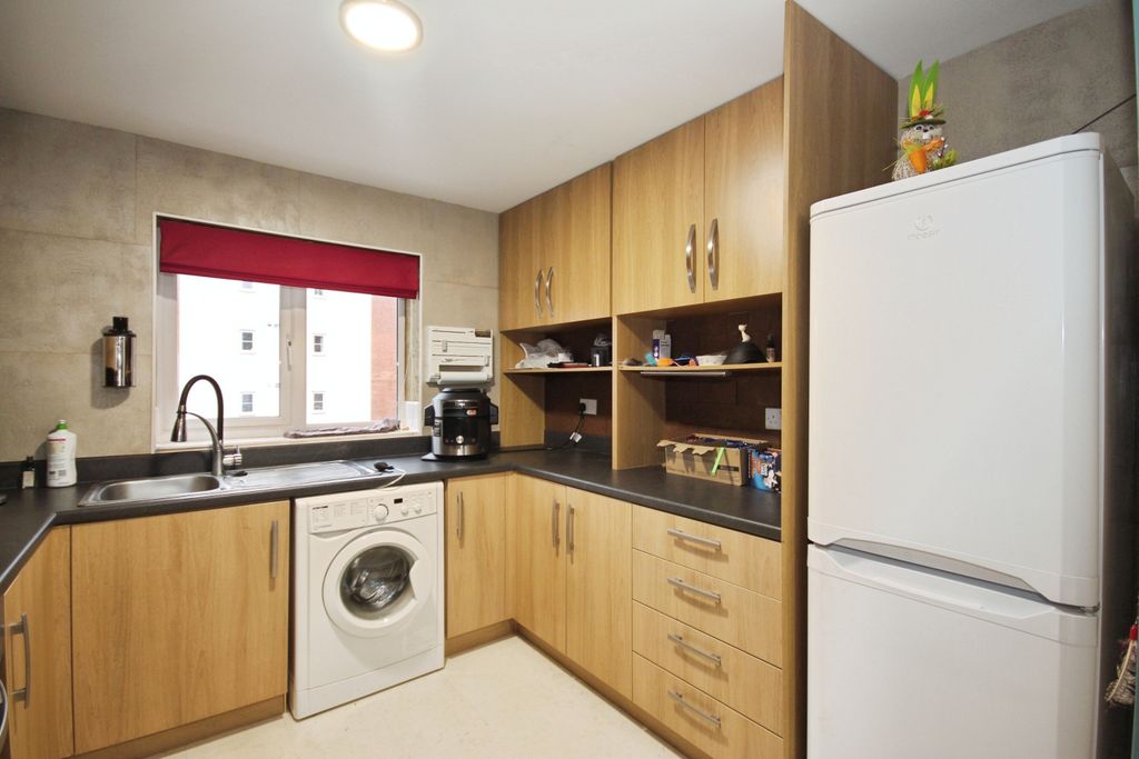 Property photo 3 of 14