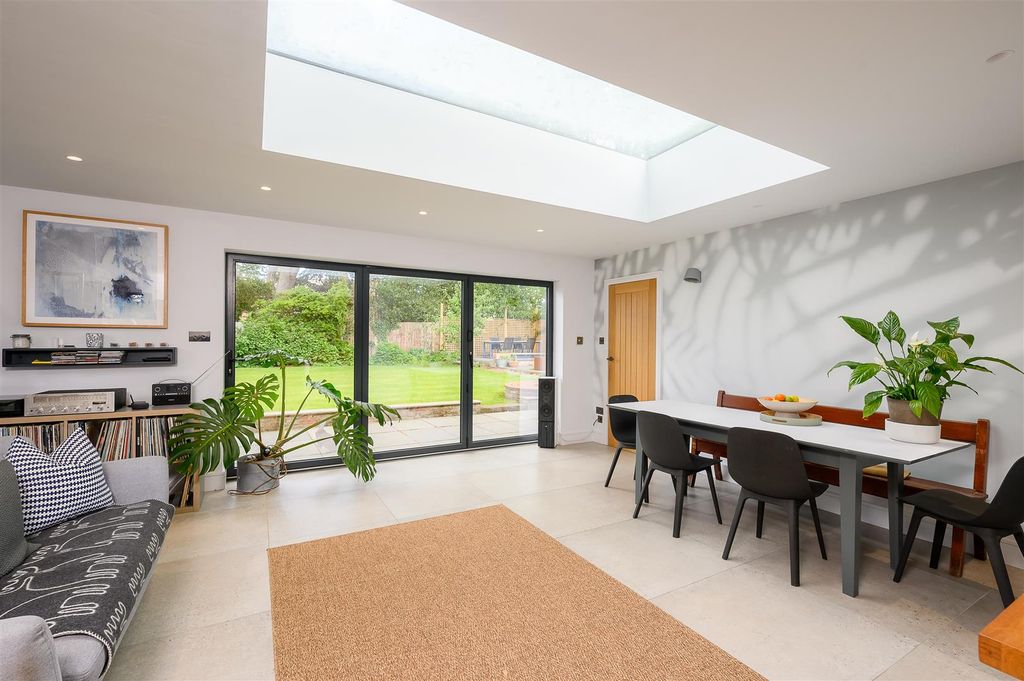 Property photo 2 of 45