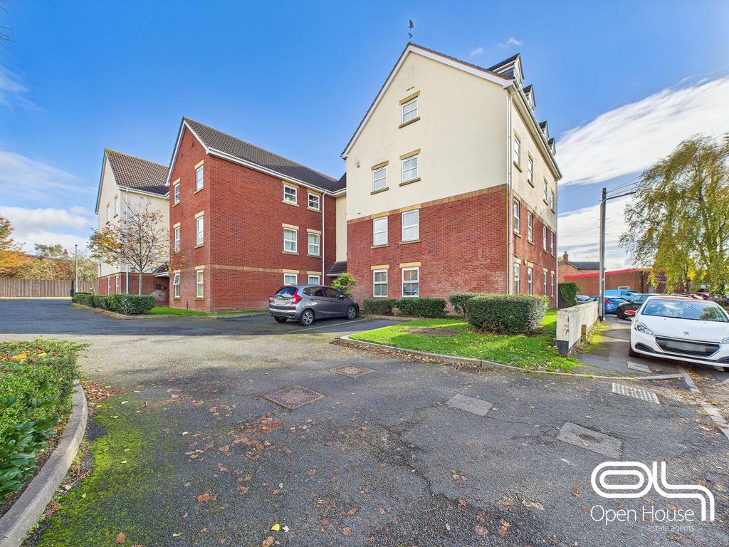 Property photo 1 of 9 Front (Exterior)