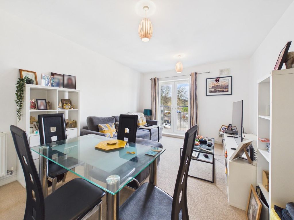 Property photo 2 of 11 Cam04899G0-Pr0315-Still001.Jpg