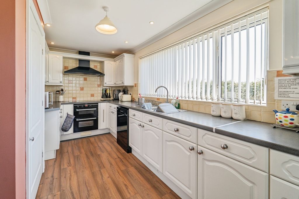 Property photo 3 of 33 Pbox-Img.Jpg