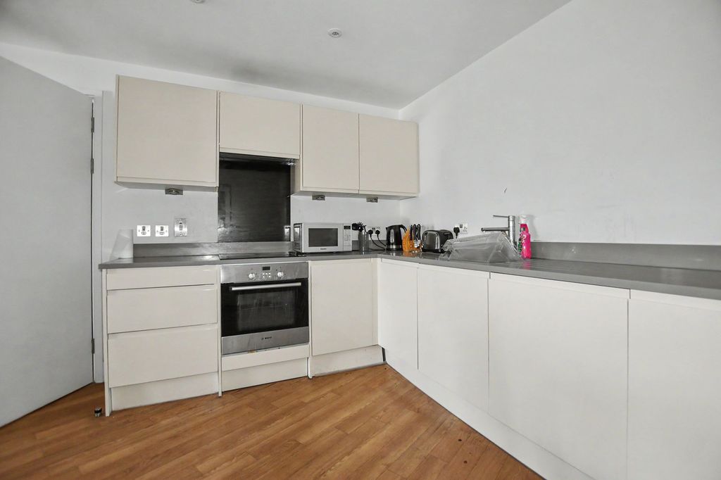 Property photo 2 of 14 Apartment 5, Hippersley Point, 4 Tilson Bright Square, London Se2 9Dr