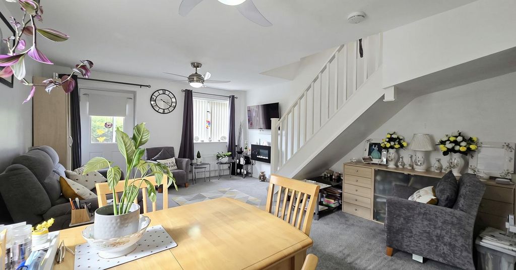 Property photo 3 of 19 Living/Dining Room