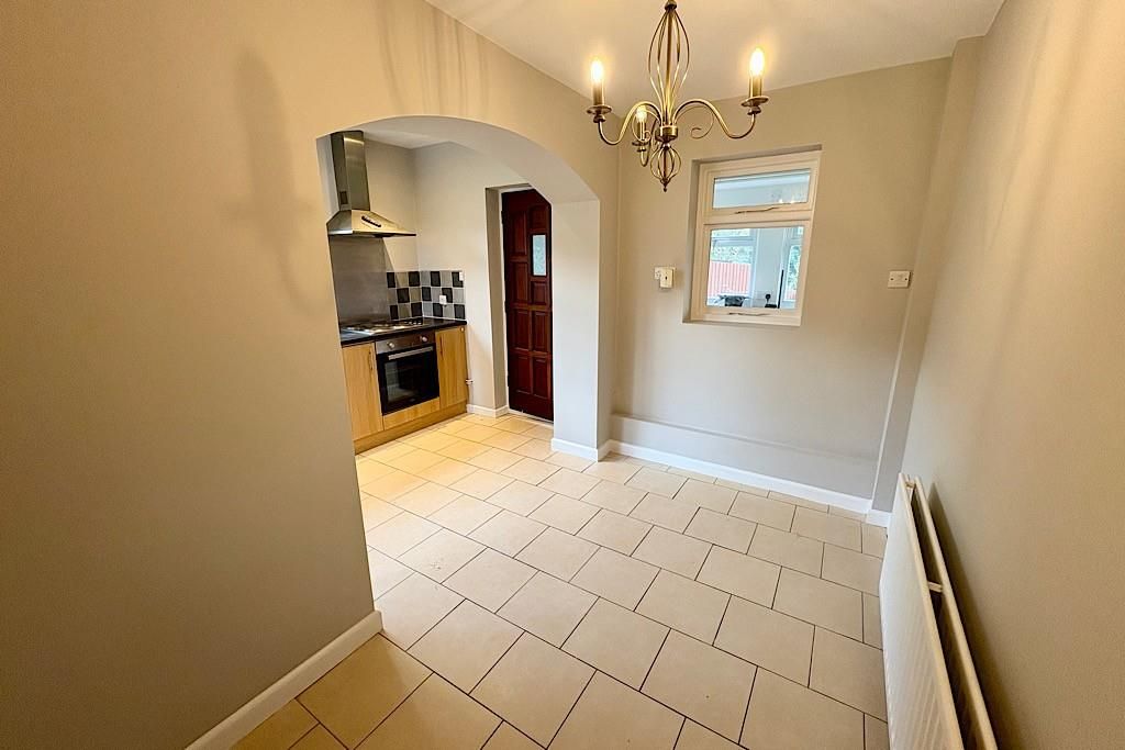 Property photo 3 of 7 Din.Jpg